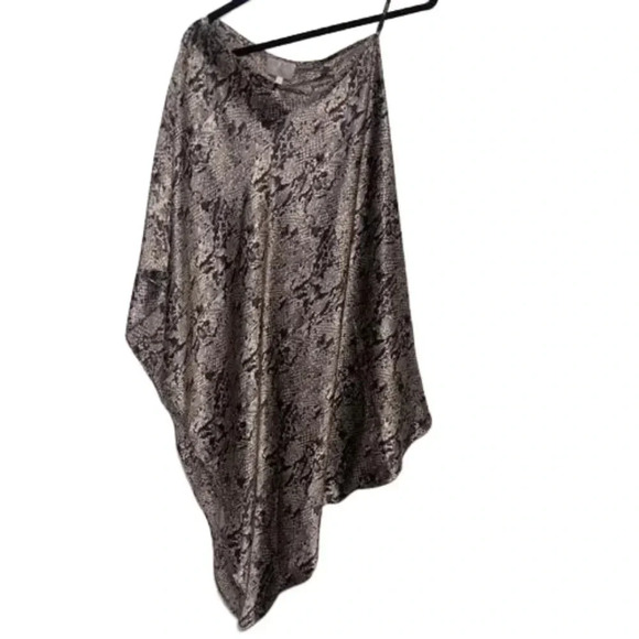 ALEXIS Pure Silk Charmeuse Poncho Style Blouse Snake Print Off Shoulder XS/S - Picture 2 of 5